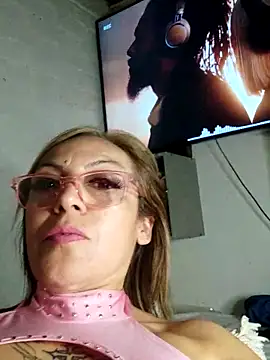 Snapshot of Gatithaaa chatting on October 14, 2025, 3:13 pm Gatithaaa online show from October 14, 2025, 3:13 pm