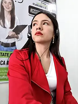 CHARLOTTE  05 online show from November 6, 2025, 1:12 pm