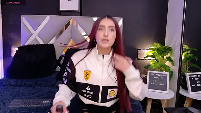 Miia bunny online show from October 7, 2025, 8:17 pm