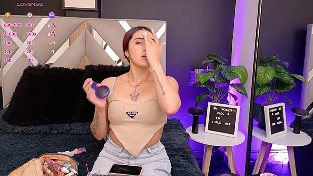 Miia bunny online show from October 11, 2025, 9:13 pm