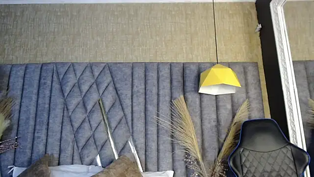 Boss Domiinator online show from October 7, 2025, 3:25 am