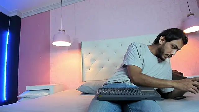 Snapshot of Boss_Domiinator chatting on May 1, 2026, 11:37 am Boss Domiinator online show from May 1, 2026, 11:37 am