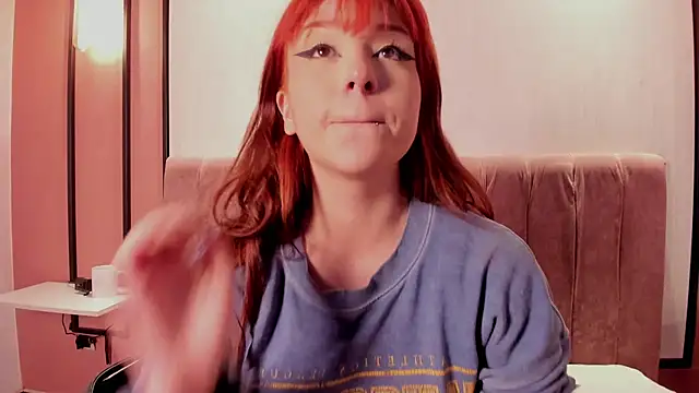 lilly blear  online show from November 4, 2025, 3:38 am