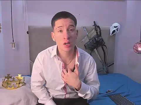 HunterHeat  online show from October 10, 2025, 11:53 am