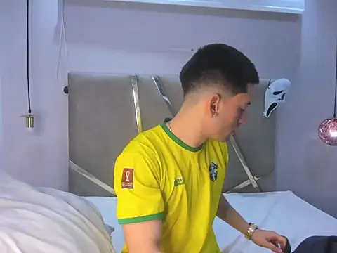 HunterHeat  online show from October 18, 2025, 11:55 am