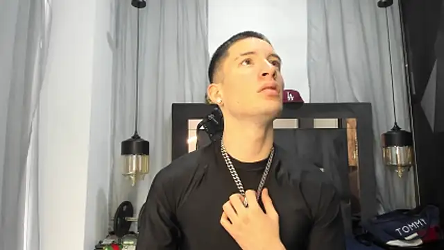 HunterHeat  online show from April 15, 2026, 1:29 pm