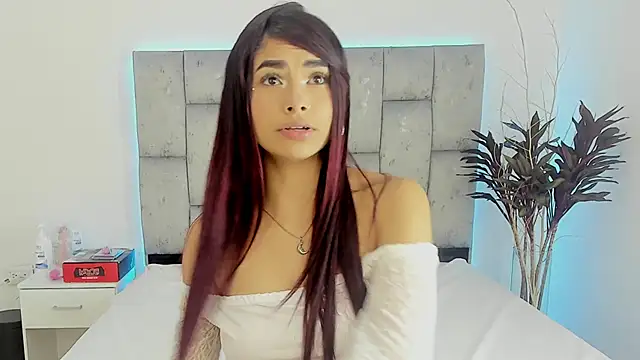 kimluna11  online show from September 10, 2025, 11:54 am