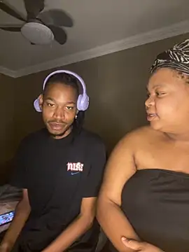 MamoM24 online show from September 16, 2025, 1:12 pm