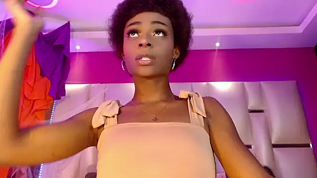 MariahMendezz online show from October 18, 2025, 4:37 am