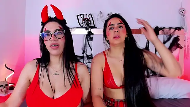 Aria Scott online show from October 30, 2025, 1:23 pm