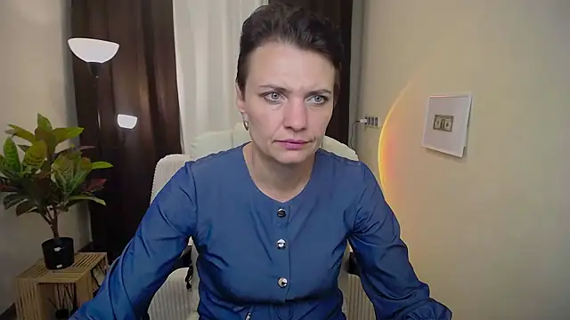 AvaSaturnian online show from September 12, 2025, 12:05 pm