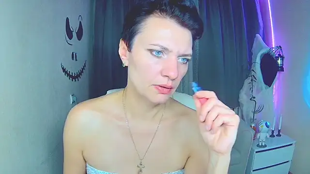 AvaSaturnian online show from October 29, 2025, 1:46 pm