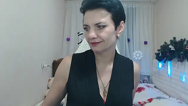 AvaSaturnian online show from December 2, 2025, 7:20 pm