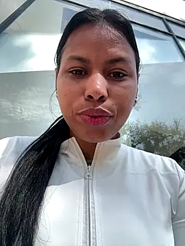 Snapshot of Michluxe_69 chatting on November 29, 2025, 1:47 pm Michluxe 69 online show from November 29, 2025, 1:47 pm