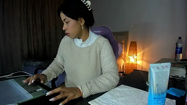 Michluxe 69 online show from July 7, 2026, 3:53 am