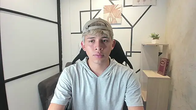 Snapshot of RyderStone_ chatting on October 7, 2025, 1:52 pm RyderStone online show from October 7, 2025, 1:52 pm