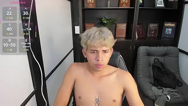 Snapshot of RyderStone_ chatting on October 15, 2025, 7:19 am RyderStone online show from October 15, 2025, 7:19 am