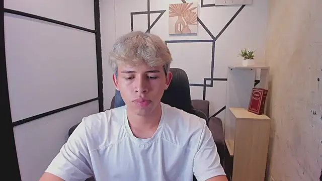 Snapshot of RyderStone_ chatting on October 21, 2025, 4:46 am RyderStone online show from October 21, 2025, 4:46 am