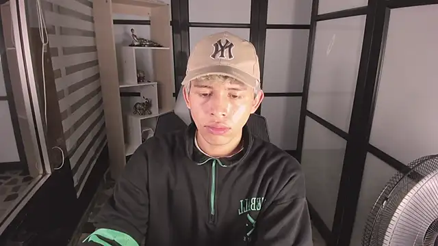 Snapshot of RyderStone_ chatting on October 30, 2025, 3:52 am RyderStone online show from October 30, 2025, 3:52 am