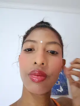 Snapshot of Sol_em chatting on September 10, 2025, 12:05 pm Sol em online show from September 10, 2025, 12:05 pm