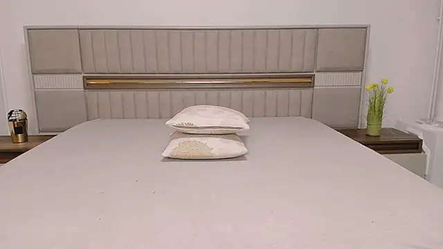 ClaudiaMilf online show from September 25, 2025, 8:34 pm