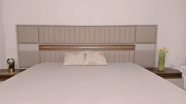 ClaudiaMilf online show from September 27, 2025, 9:09 pm