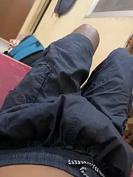 lele122277 online show from April 19, 2026, 9:17 pm