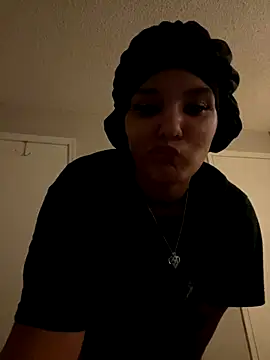 Snapshot of Prettygirl6070 chatting on September 16, 2025, 5:52 am Prettygirl6070 online show from September 16, 2025, 5:52 am