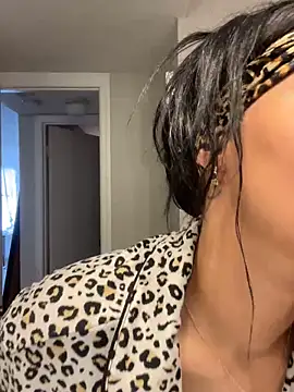 Prettygirl6070 online show from April 17, 2026, 7:50 pm