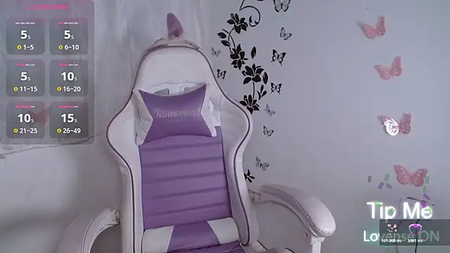 Violet-Flow online show from April 10, 2026, 5:39 pm