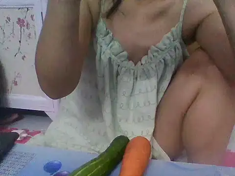 YukiLy online show from October 12, 2025, 9:25 pm