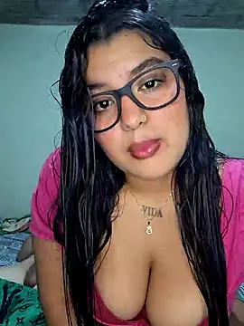 Cat Hot Party online show from November 6, 2025, 2:01 am