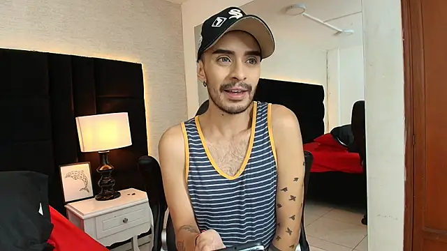 Snapshot of HairyDiamond_ chatting on September 14, 2025, 7:35 pm HairyDiamond online show from September 14, 2025, 7:35 pm