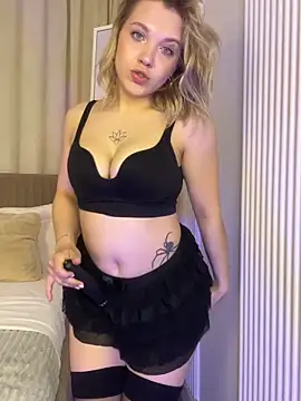 Snapshot of AlisaMyers chatting on April 13, 2026, 6:19 am AlisaMyers online show from April 13, 2026, 6:19 am