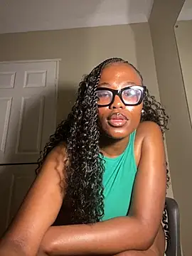 Moonzy77 online show from October 2, 2025, 9:22 pm