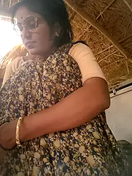 LUCKY cut online show from October 27, 2025, 3:43 am