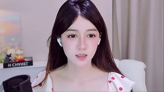 Snapshot of Wow-fairy chatting on July 5, 2026, 1:18 pm Wow-fairy online show from July 5, 2026, 1:18 pm