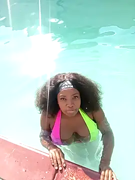 SweetSlenderChoc online show from February 4, 2026, 2:23 pm