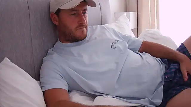 Londonlad818 online show from September 8, 2025, 4:17 pm