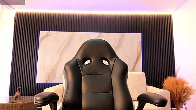 sofiapalacioss online show from November 13, 2025, 7:35 pm