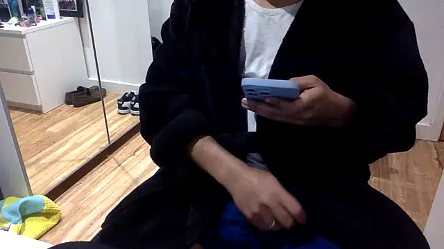 Snapshot of Whatevrr chatting on October 20, 2025, 10:54 pm Whatevrr online show from October 20, 2025, 10:54 pm