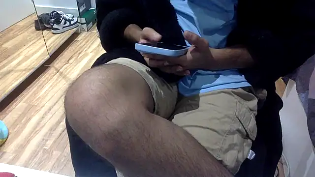 Snapshot of Whatevrr chatting on November 1, 2025, 12:23 am Whatevrr online show from November 1, 2025, 12:23 am