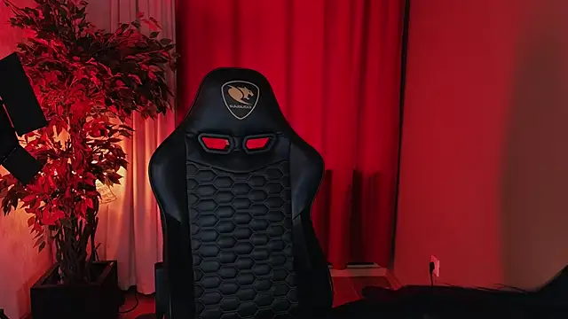 Jolie Orchid online show from October 15, 2025, 12:27 pm