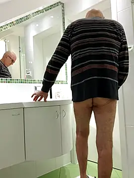 Oldmenhot66 online show from February 10, 2026, 5:55 am