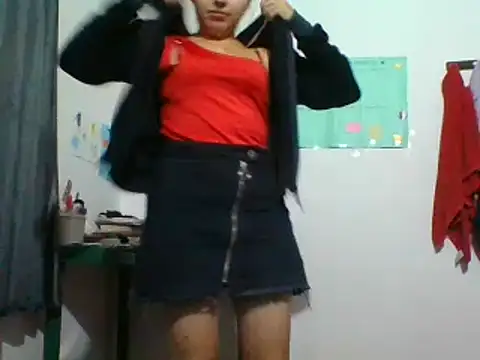 Snapshot of _Romilly_ chatting on October 18, 2025, 3:31 am Romilly online show from October 18, 2025, 3:31 am