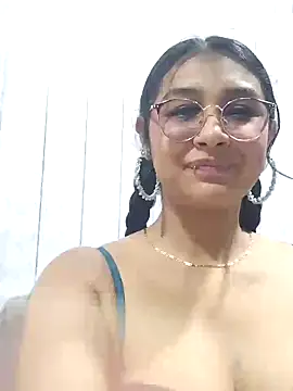 Emiily Johamson online show from September 22, 2025, 3:08 am