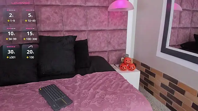 Snapshot of Ely09_ chatting on October 22, 2025, 9:14 pm Ely09 online show from October 22, 2025, 9:14 pm