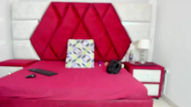 Kity spiderr online show from April 8, 2026, 12:38 pm