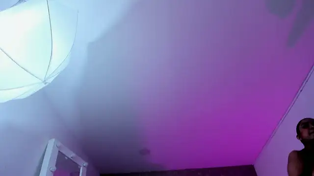 KaylieBrooks online show from November 30, 2025, 3:38 pm