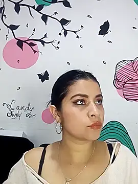 ValerieLove  online show from October 12, 2025, 8:08 pm